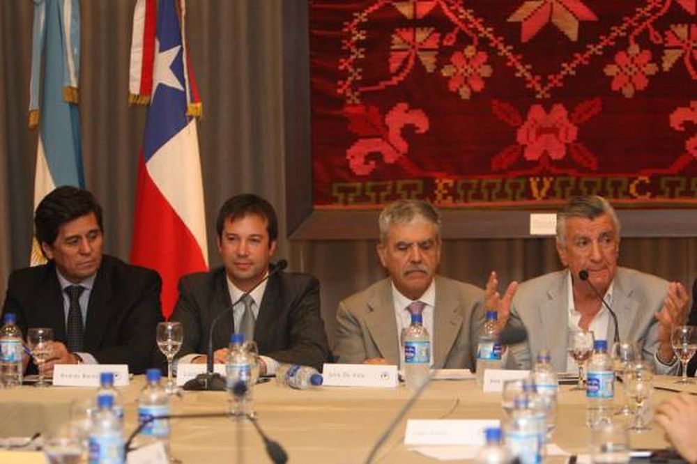 Esperan iniciar en abril  la licitación de Agua Negra