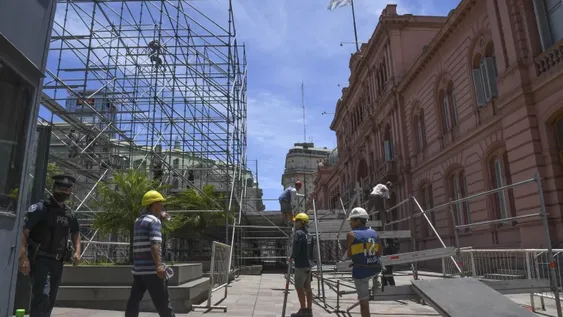 Alberto y CFK, a la plaza por los 38 años de la democracia