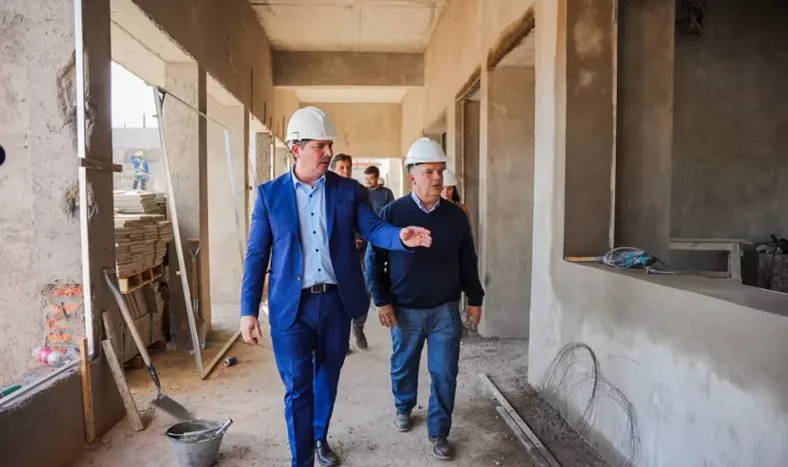Orrego recorrió las obras de la esperada EPET 4
