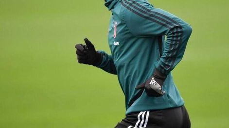CR7 también deslumbró en el “fútbol-básquet”