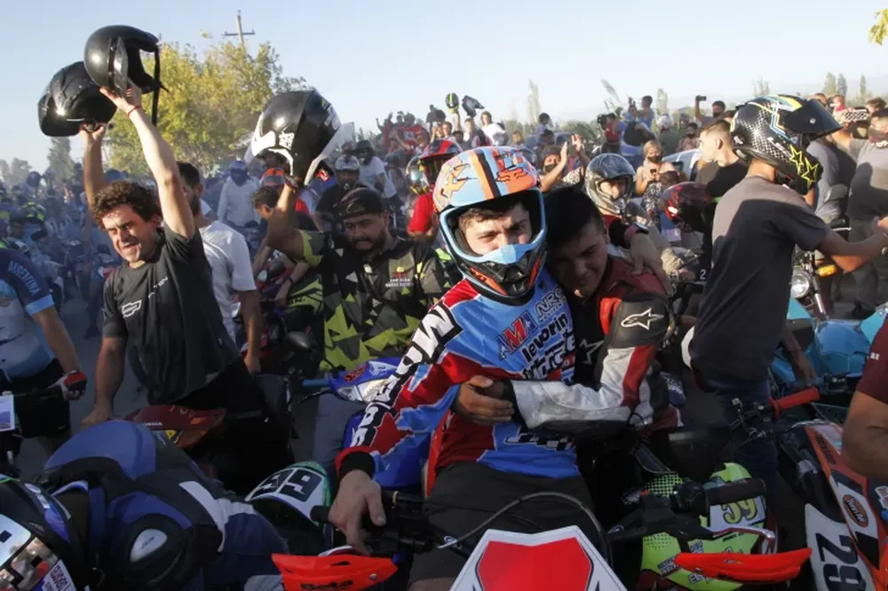 Los amantes de las motos, presentes en la despedida de Zapata