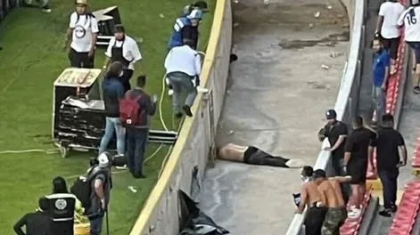 Masacre en el fútbol mexicano: al menos 17 muertos por enfrentamientos entre barras