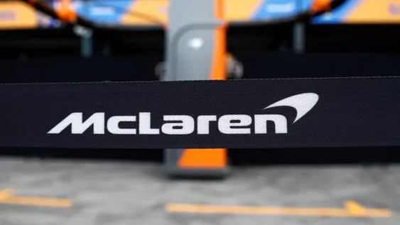 Los Mercedes y McLaren, para febrero