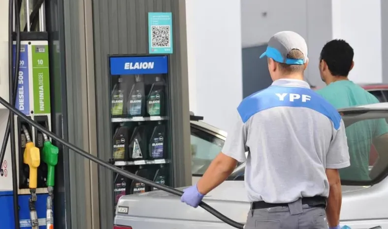 Aumentan los combustibles a partir del 1 de marzo: a cuánto se irían
