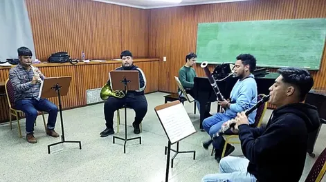 Diario de Cuyo | LOS ELEGIDOS. El grupo que abrirá el ciclo de música de cámara está compuesto por Federico Salas en oboe, LuisQuerales en fagot, Gaspar Videla en clarinete, Javier Más en piano y Melissa Sánchez en trombón.