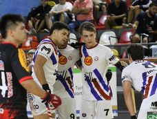 Verano. Hispano se quedó con la doble corona del Sol de Verano ganando en Infantiles y en Primera División. Verano. Hispano se quedó con la doble corona del Sol de Verano ganando en Infantiles y en Primera División.