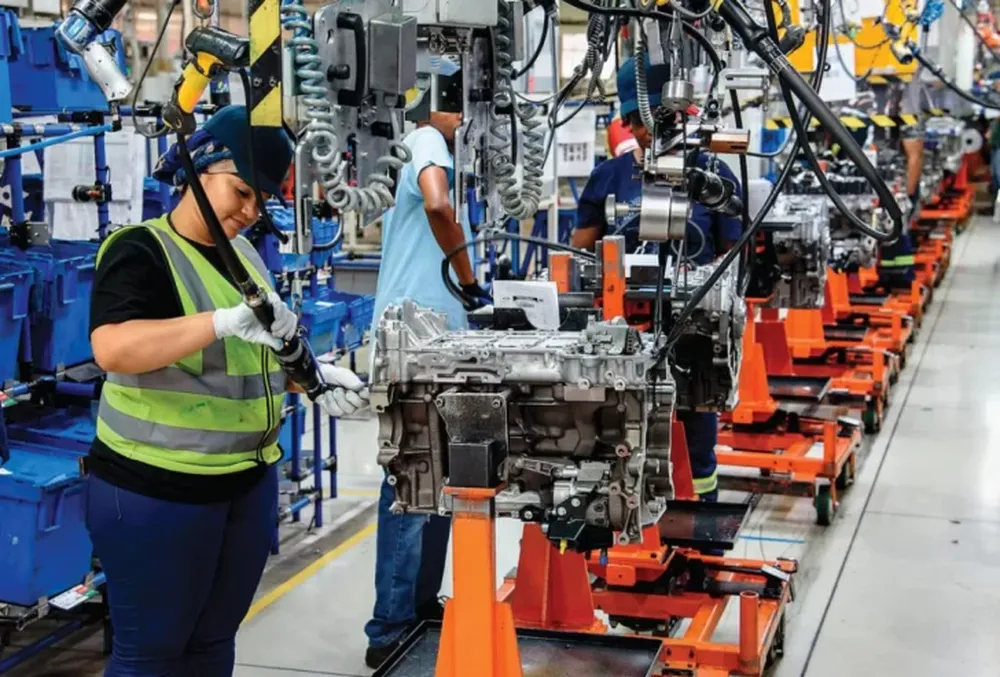 La producción industrial creció 4,1% interanual en marzo, según la UIA