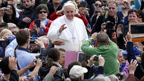 El Papa conforma comité para analizar la reforma de la Iglesia