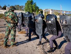 El Servicio Penitenciario de San Juan capacita en técnicas de Infantería a 150 efectivos. El Servicio Penitenciario de San Juan capacita en técnicas de Infantería a 150 efectivos.