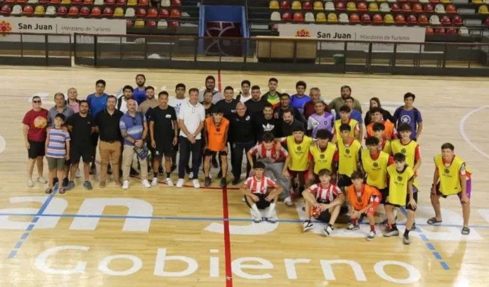 La Escuela de técnicos “Ernesto Picot” celebra sus 20 años con el arribo de “Pepe” Sand y un homenaje a San Martín