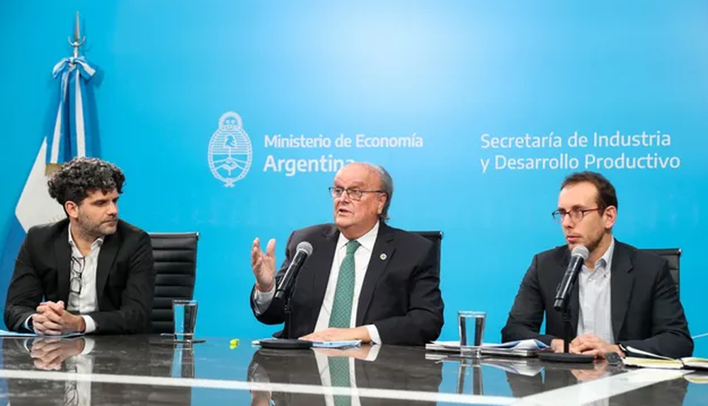 Gobierno anunció créditos por $250.000 millones y anticipó que no frenarán importaciones