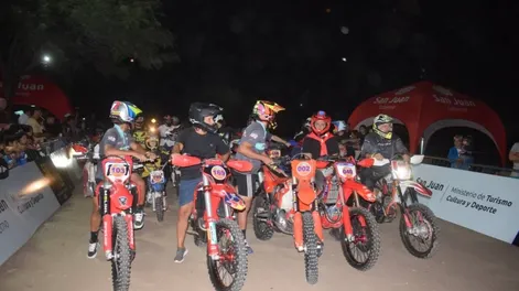 Diario de Cuyo | Largada. El viernes, San Agustín se vistió de fiesta para recibir a las motos que fueron protagonistas del Safari.
