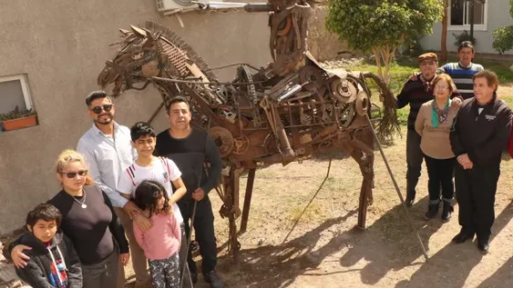 Hicieron un monumento a San Martín y no pudieron inaugurarlo por su tamaño