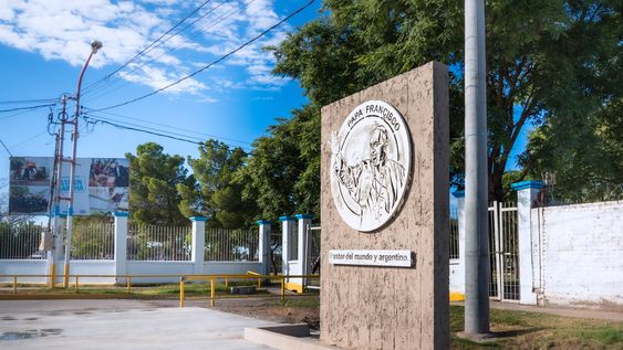 Este martes, Rawson inaugura el Monumento al Papa Francisco y bautiza con su nombre el Parque Provincial.