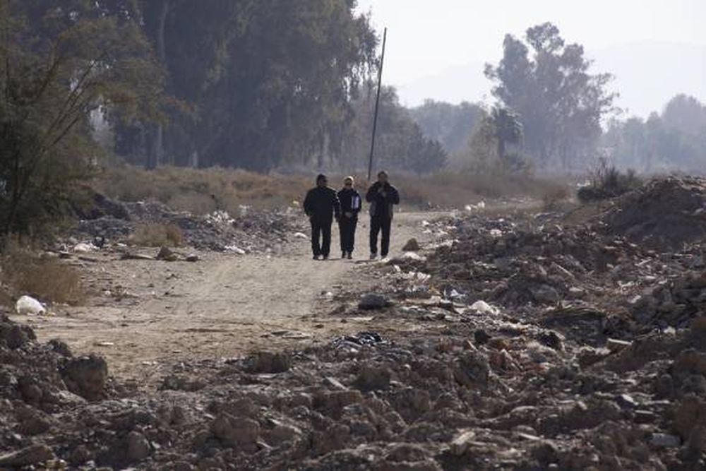 Una jovencita denunció que fue violada en un baldío