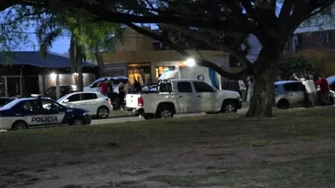 El hecho conmociona a Jesús María. Fue hallado en el agua por su madre.