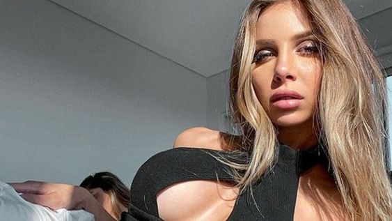 Romina Malaspina se puso una bikini transparente y no dejó margen a la imaginación