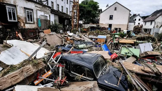 Pueblos arrasados por el agua que también golpeó a Bélgica