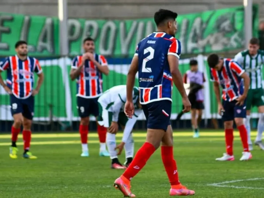 Después del descenso, el plantel de Peñarol espera que una jueza les abone los tres meses de sueldo
