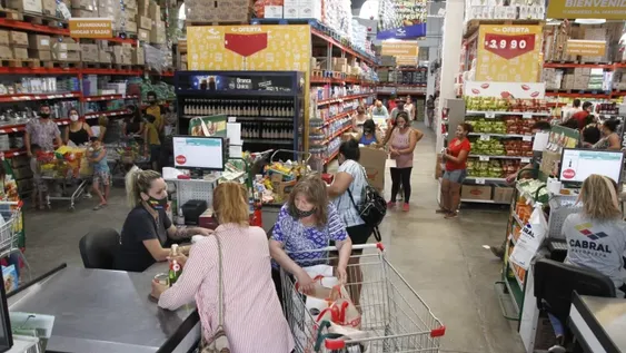 Los alimentos suben más del 50% y hasta hay algunos incluso al doble