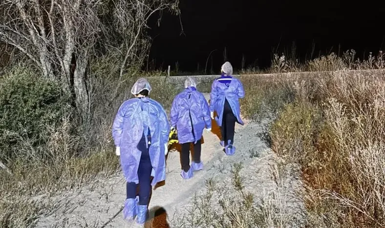 Investigan la muerte de un hombre que fue hallado en un canal