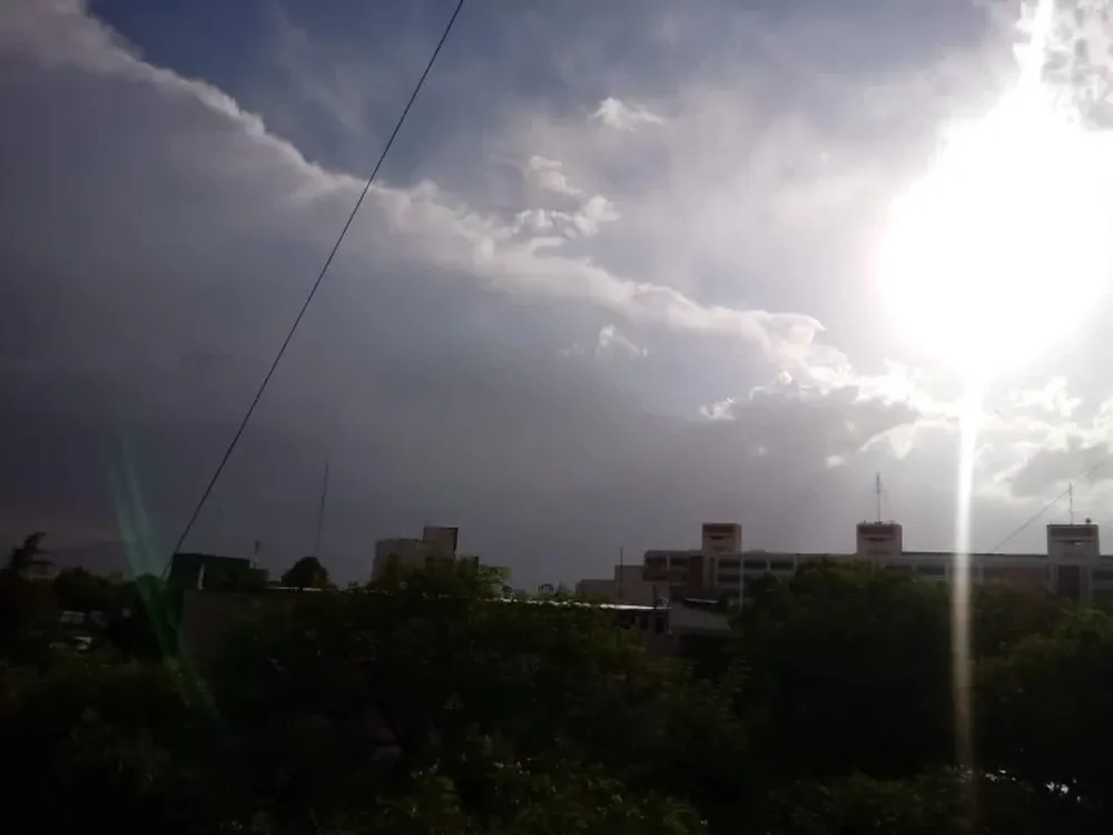 Con nubes y humedad, la máxima llegará a 36 grados este lunes