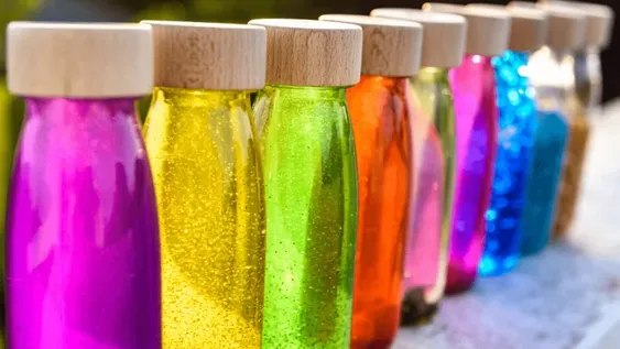 Cómo hacer el frasco de calma, un elemento muy útil para los más chicos