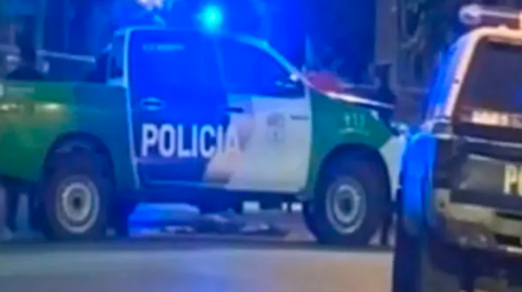 Escapaba de un control policial en una moto robada y murió tras chocar contra un patrullero