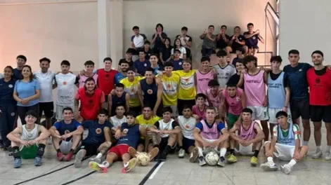La Selección sanjuanina de futsal y estudiantes del ISEF compartieron una Clínica con expertos de la disciplina