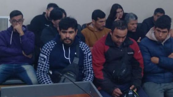 ONCE de los 13 acusados aceptaron castigo en un juicio abreviado. Dos comerciantes que compraban la carne sustraída mediante fraude, buscarán ser desligados.