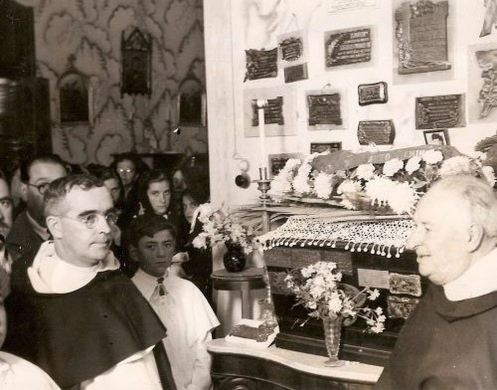 Trasladan las cenizas de las víctimas de 1944