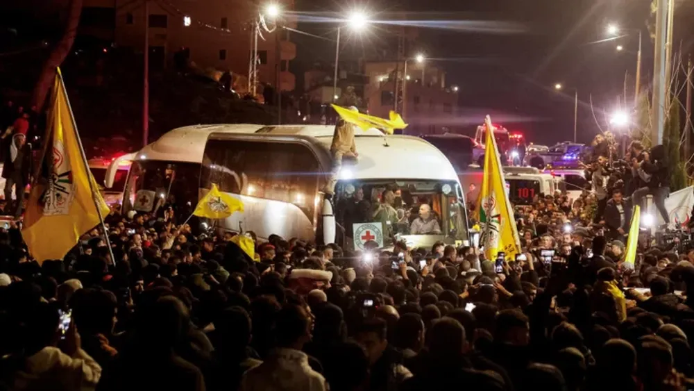 Tras la liberación de rehenes, Israel entregó a 110 presos palestinos