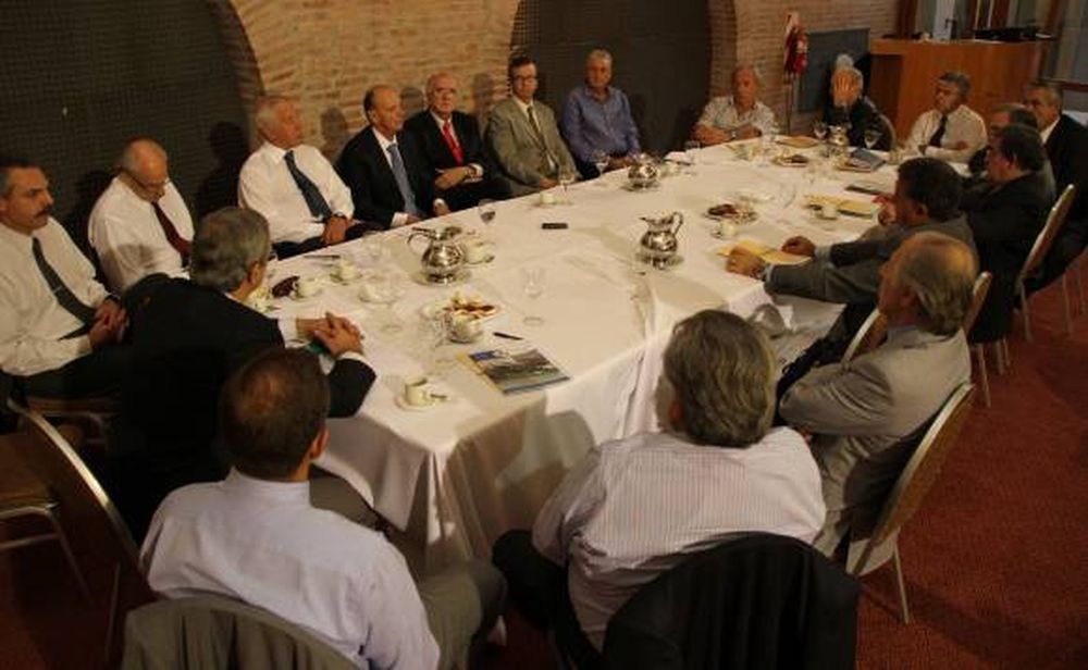 Cruce entre la OSP y clínicas por los pagos