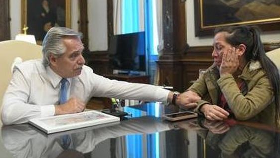 Fernández recibió a la mamá que denunció abuso sexual a su hijo en un viaje de egresados