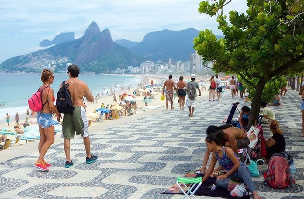 ELEGIDO. Entre quienes optan por viajar al exterior, Brasil lidera con un 48,9%.