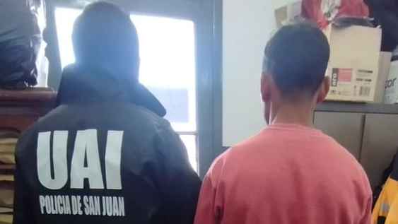 vuelve al penal de chimbas: atraparon un sujeto que tenia pedido de captura en la villa manuelita