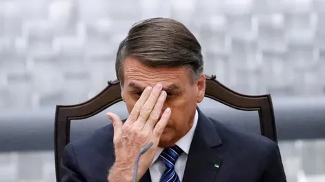 Bolsonaro indultó a militares y policías a solo nueve días de dejar el poder