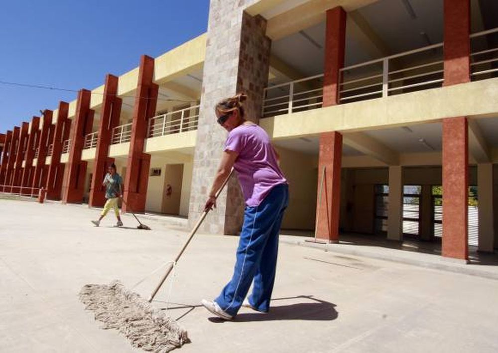 Casi $30 millones en cinco  escuelas para iniciar las clases
