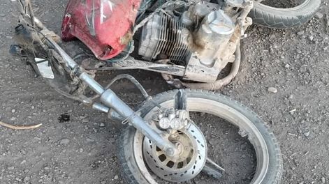 Un motociclista terminó internado tras un fuerte choque en Sarmiento