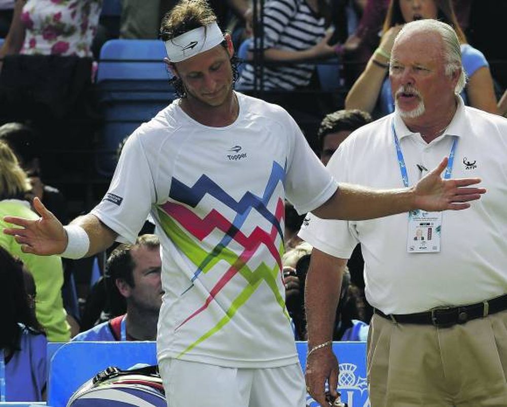 Tras el escándalo, juega David