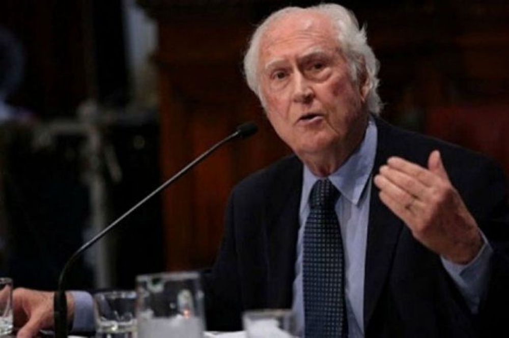 La despedida de figuras de la política y la cultura a Pino Solanas
