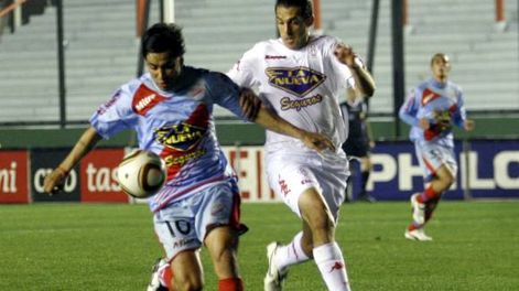 Arsenal venció a Huracán en un choque clave del descenso
