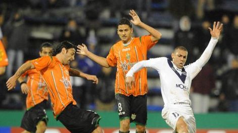 Banfield golpeó primero