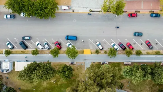A través de la Ordenanza N° 3216, el Concejo Deliberante de Jáchal estableció nuevas pautas para el estacionamiento, entre otras modificaciones