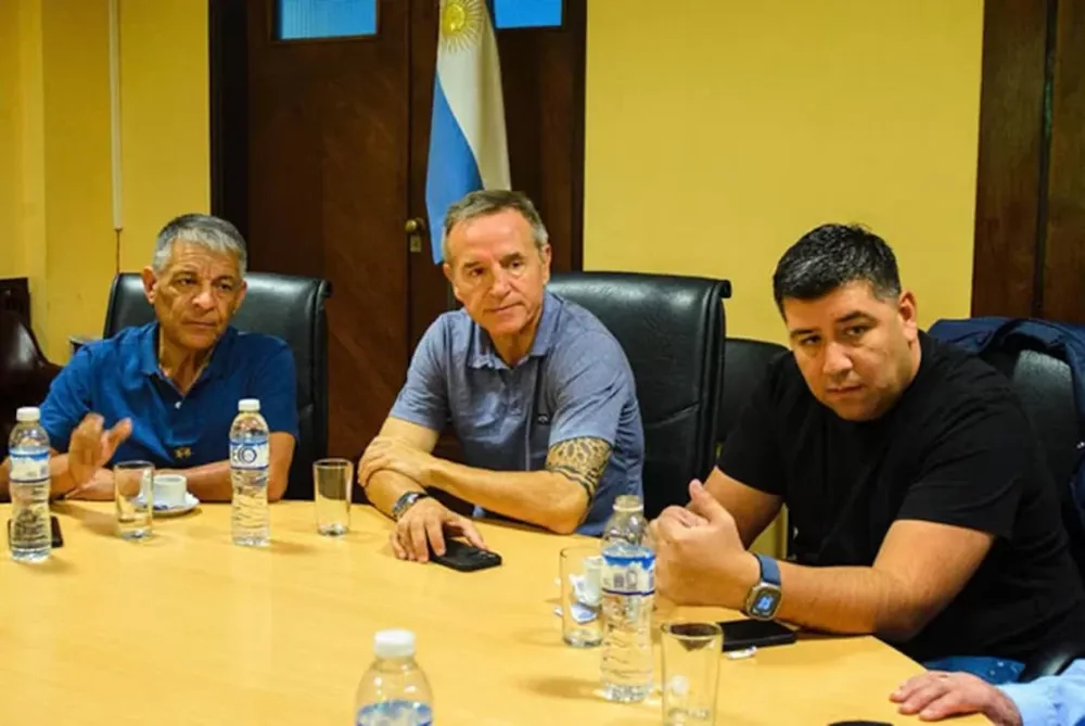 Jorge Sola, Octavio Argüello y Cristian Jerónimo, cotitulares de la CGT.