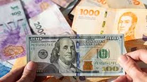 El dólar blue subió 95 pesos en marzo