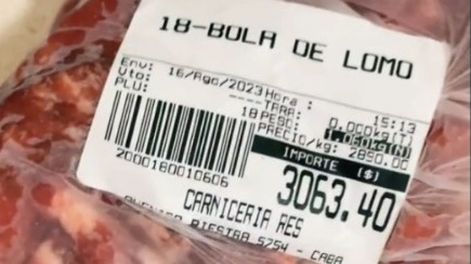 Fue a una carnicería, compró cinco cortes, pagó una fortuna y se volvió viral