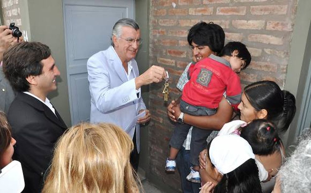 Gioja dijo que en el cruce “podrá pensar”