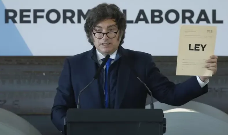 Ahora el Gobierno insistió en que la reforma laboral no será retroactiva
