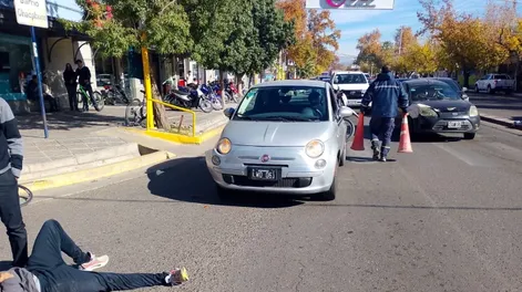 Un ciclista resultó herido al chocar contra un auto en Desamparados
